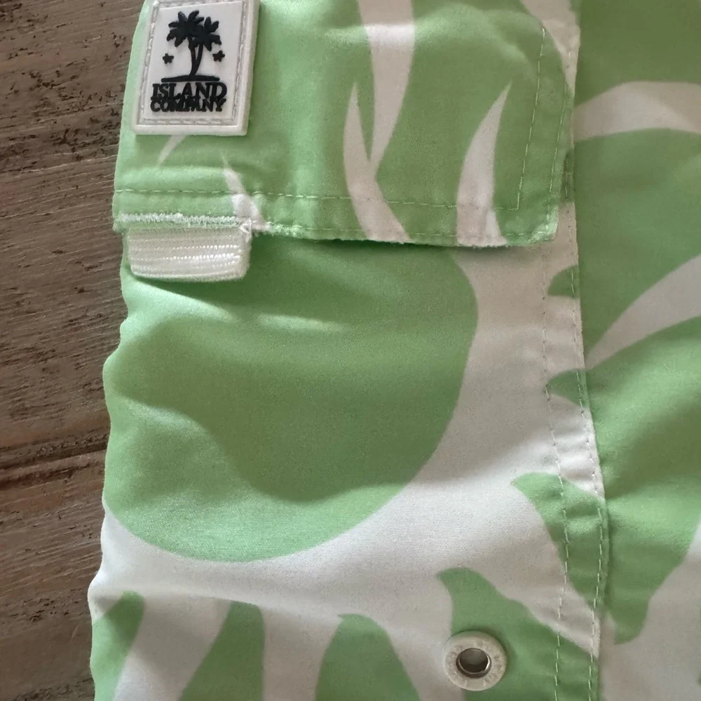 ISLAND COMPANY Board Shorts Men’s SZ 34 Green Drawstring Pockets Swimwear EUC